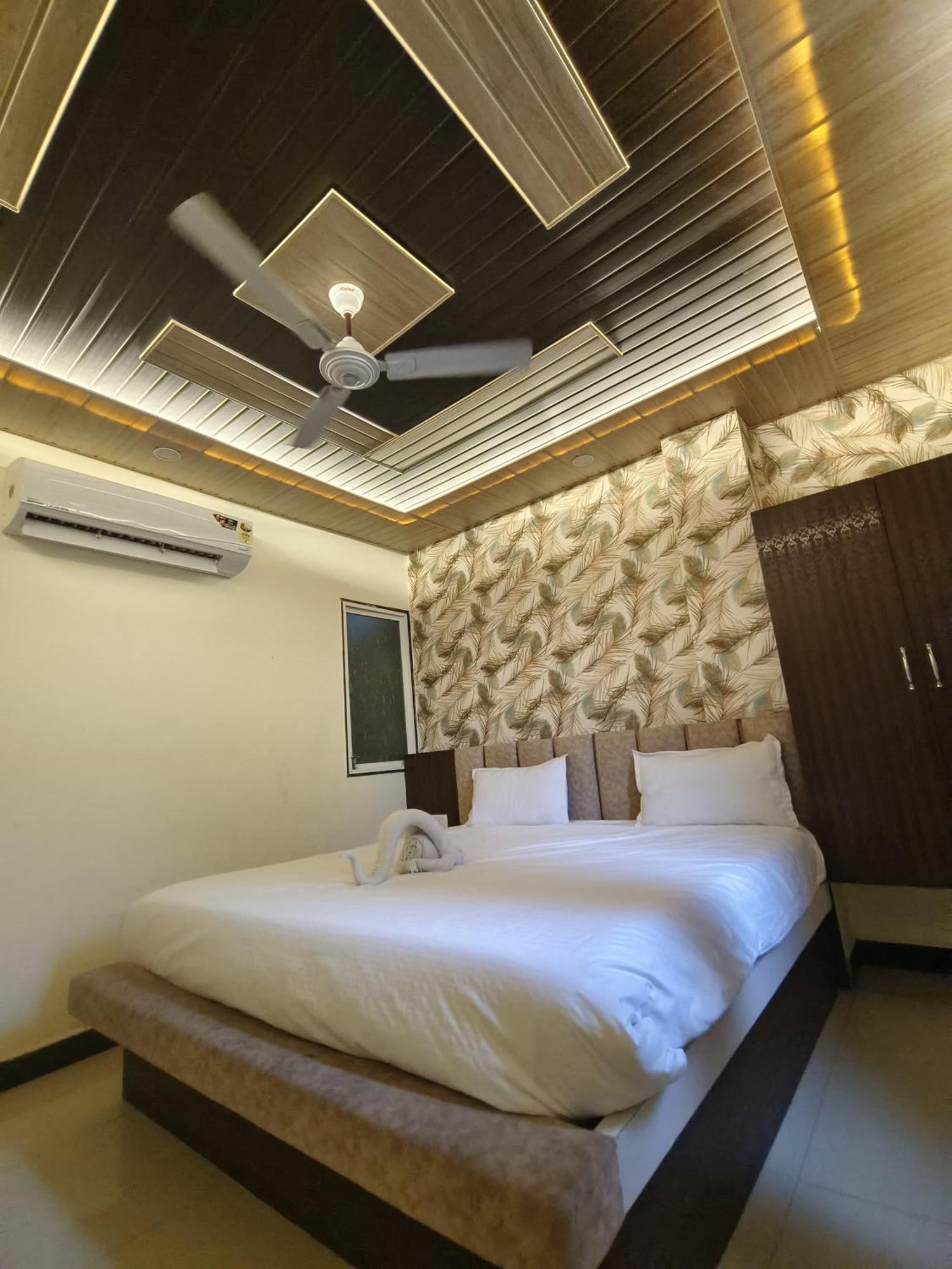 Hotel Jain Shree Ujjain Esterno foto